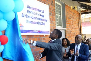 Katikkiro Alabudde Abejjanjabira ku mitimbagano